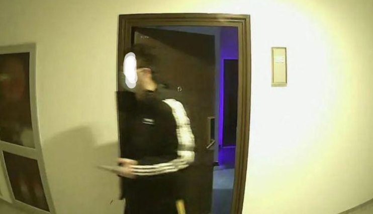 年轻女租客“爱情买卖”,被对门记录,十余人光临门槛都被踏破了