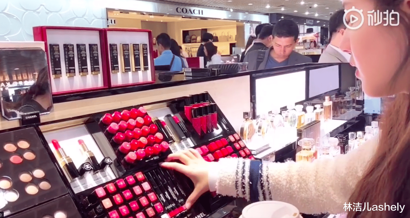 丝瓜 赵露思的“伪素颜妆”,瞬间变“磨皮脸”,没有同款颜你也能get