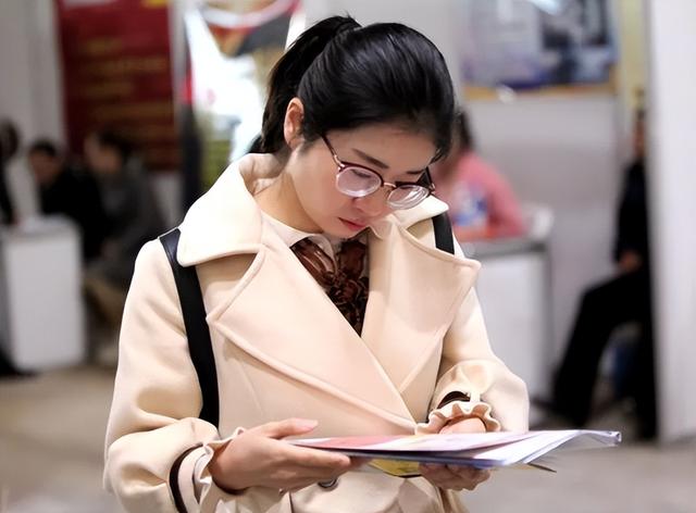 动力|扎心！清华硕士生求职遭拒，HR给出的理由，揭开了985学历的鄙视链