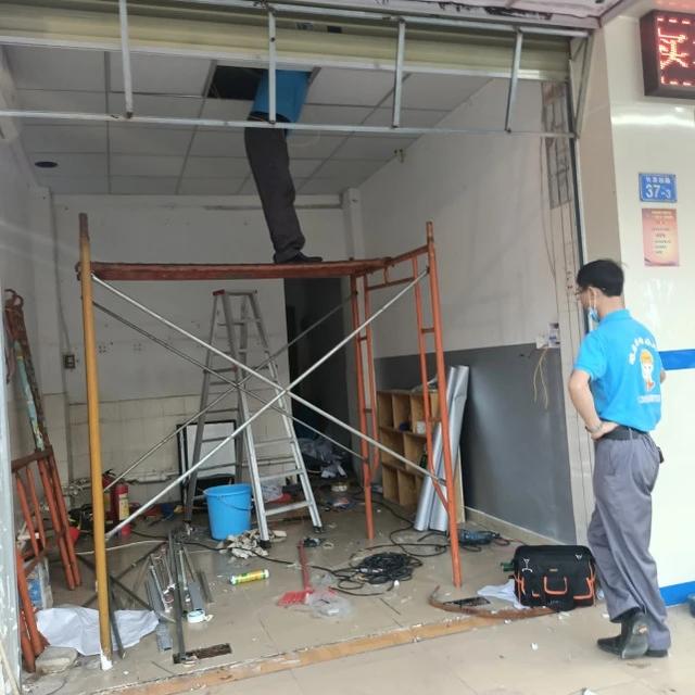花50多万开了家餐饮加盟店,开业了才发现人都没有一个,怎么办?