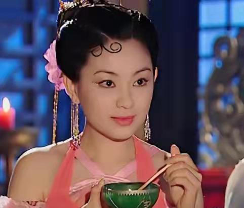 金庸|金庸又被翻拍，女主女配女反网红脸分不清？