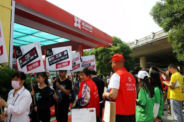 招聘|为什么街上发传单的人会认真发完，却不把传单丢了呢？