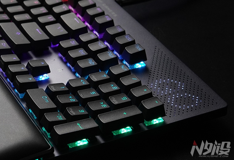 机械键盘|无愧旗舰之名 ROG耀光2幻机械键盘体验