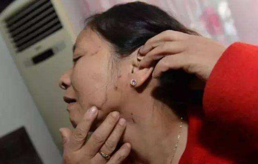 婆婆接孩子晚到10分钟,儿媳妇怒扇其两耳光,称:让她长点记性