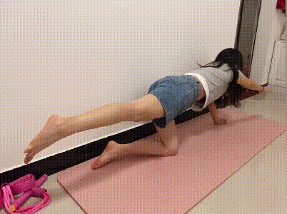 浙江女子找闺蜜，在楼下发现出差丈夫的汽车，对方沉默离开