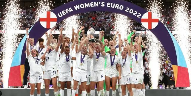 2-1，110分钟绝杀欧洲8冠王！87192球迷现场见证，女王发文庆祝