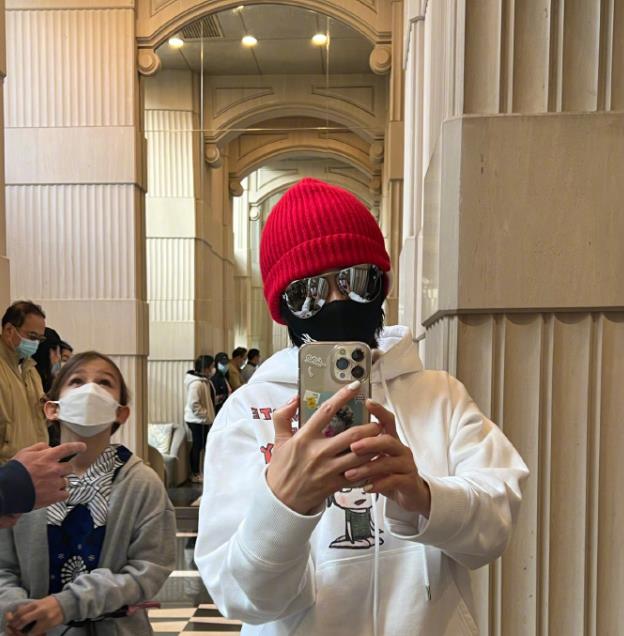 明星|众上海明星晒物资曝光富人区，有菜有肉营养丰富，房价千万起步