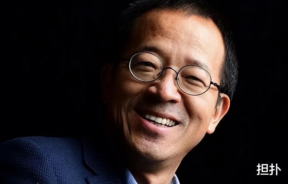 俞敏洪|58岁马云一条游艇12亿，60岁的俞敏洪还在搞直播，他却不是为了钱