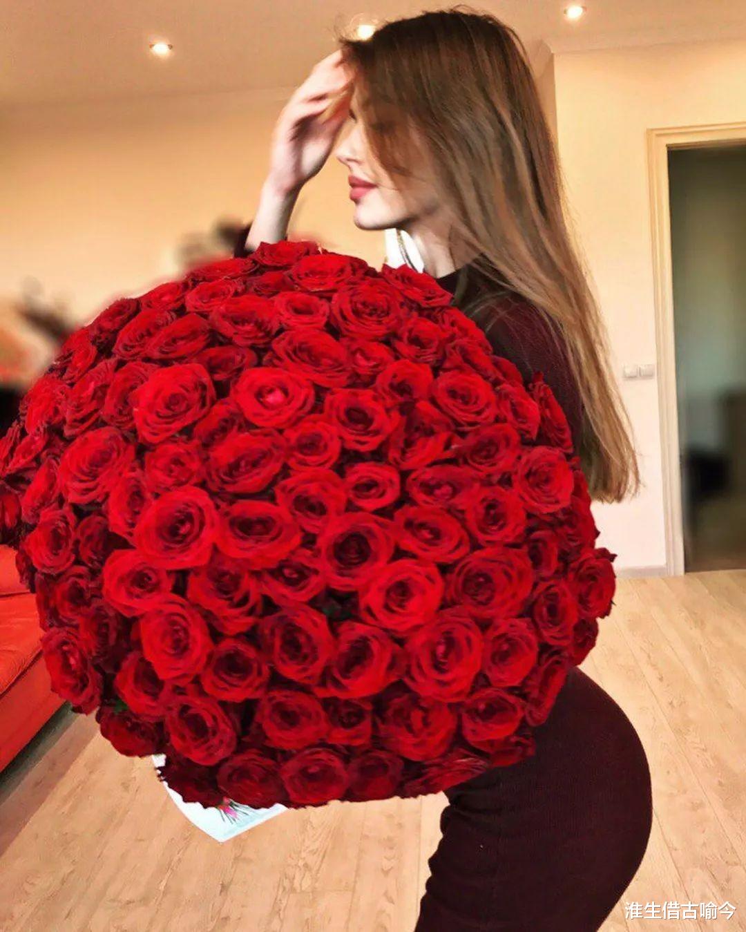 选美|20岁俄罗斯画家成选美冠军,细腰长腿像芭比娃娃,获百万美金皇冠