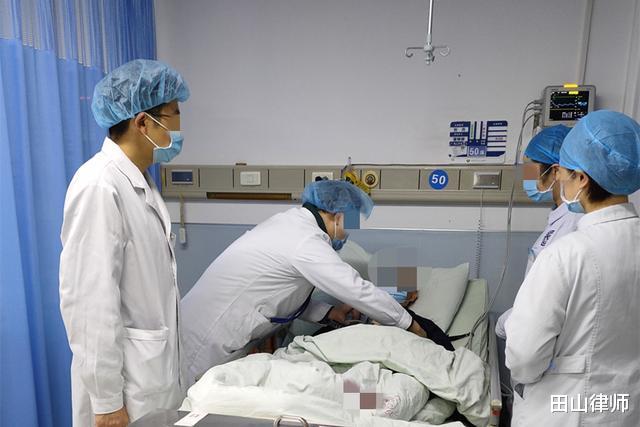 案例：21岁女大学生被同学父亲囚禁，被救时衣不蔽体，舌头被割下