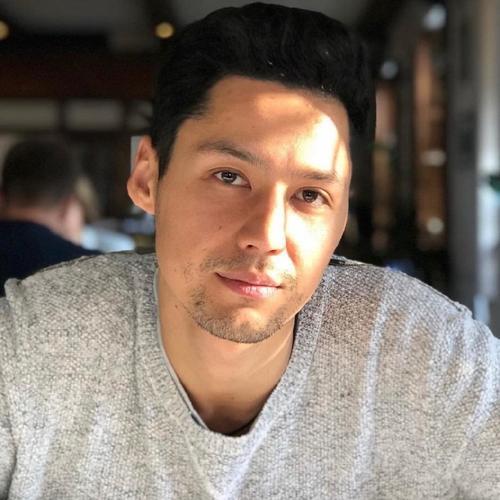 Angelababy|乌克兰的明星艺人们：女演员琳娜在基辅阵亡，男演员帕沙·李阵亡