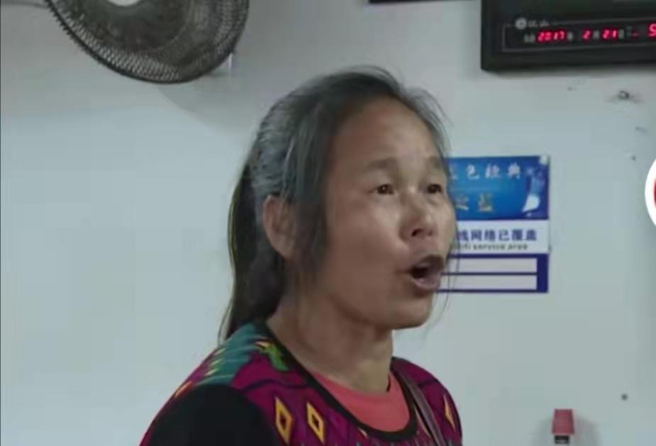 姐妹合伙开店赚600万被姐独吞,20年后她坐豪车,妹妹靠资助过活