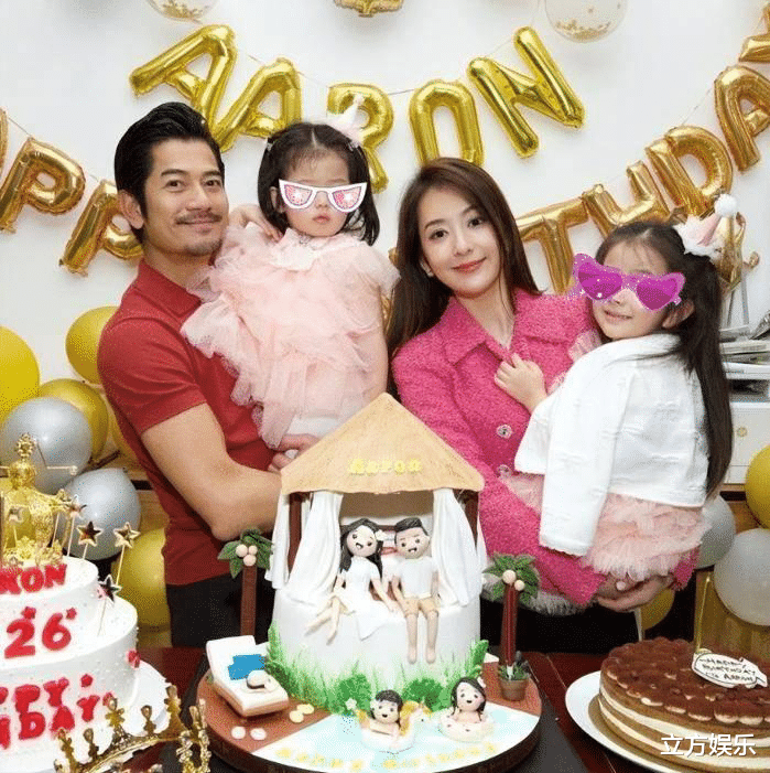 方媛|方媛晒的玫瑰只值几百块?身体语言看出她眼里满是失落!