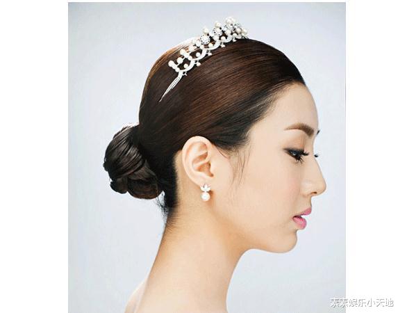 孙艺珍|孙艺珍穿白婚纱裙露面，结婚前给粉丝惊喜，发型跟新娘造型匹配