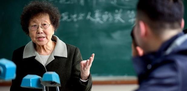 延迟退休|延迟退休还未实行，又有人提议按“工龄退休”，后者更获众人好评