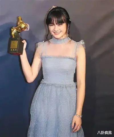 刘浩存|论情商，这些小花都比刘浩存高很多！