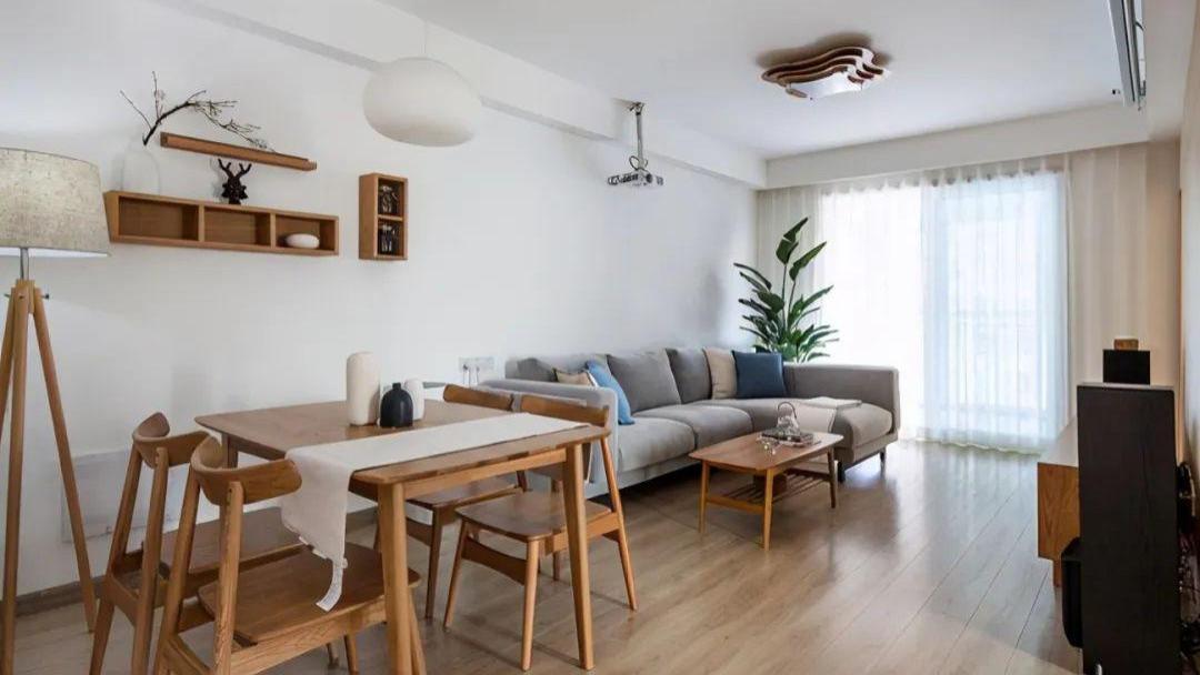 95㎡房子装修成原木风，最喜欢隐形门设计，效果超预期！