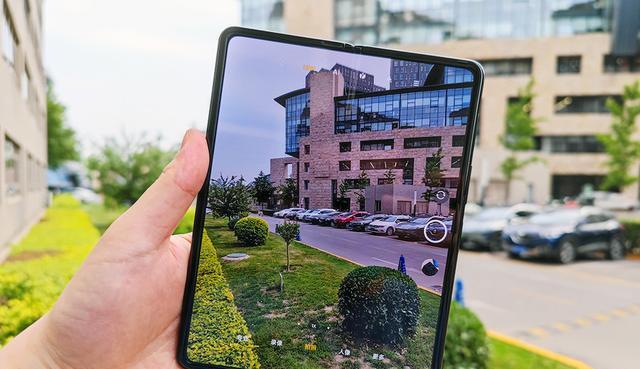 折叠屏|友商发力折叠屏,小米MIXFOLD“不淡定”了,12+512G低调4000