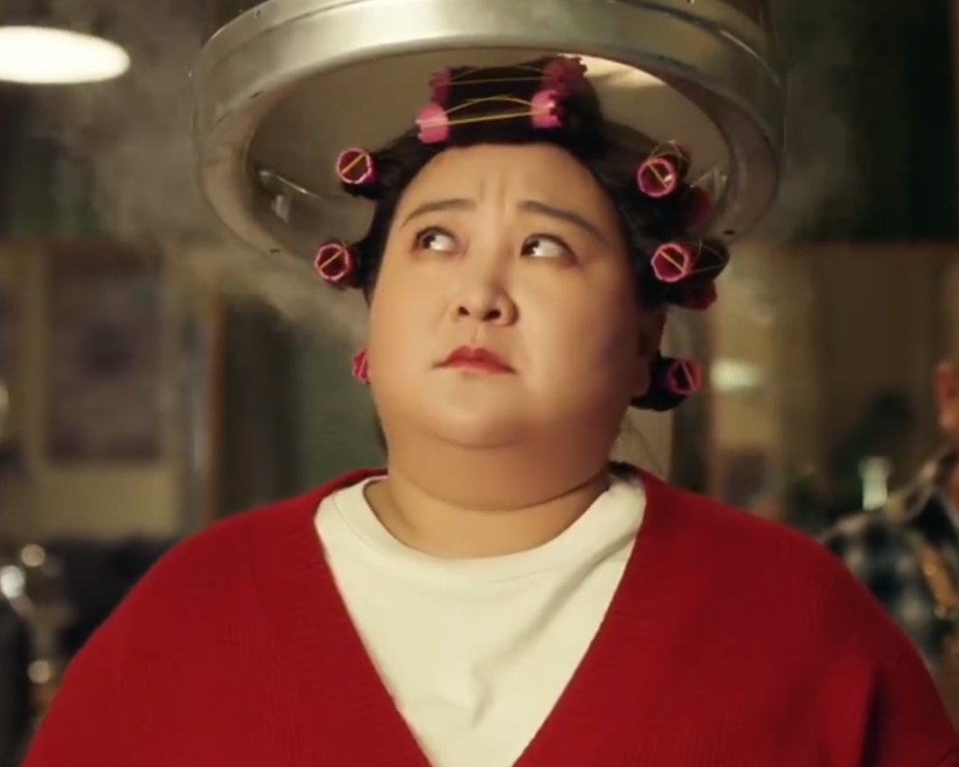 贾玲|《王牌对王牌》第七季回归,贾玲包租婆造型逗笑,关晓彤肩膀壮实