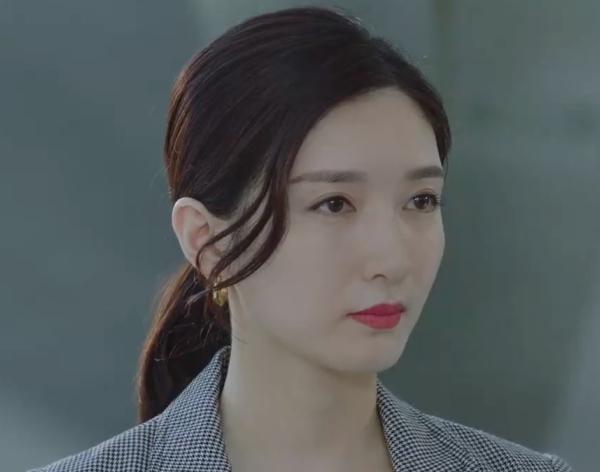 江疏影|江疏影真的很美,演技也过关,但新剧人设被吐槽,感情线是败笔