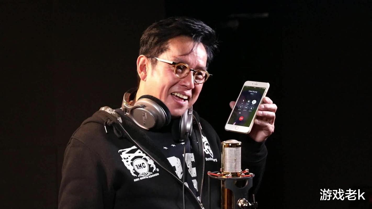 谭咏麟|一周要踢四场球的72岁谭咏麟:人不工作才容易老,他为什么还不退休?