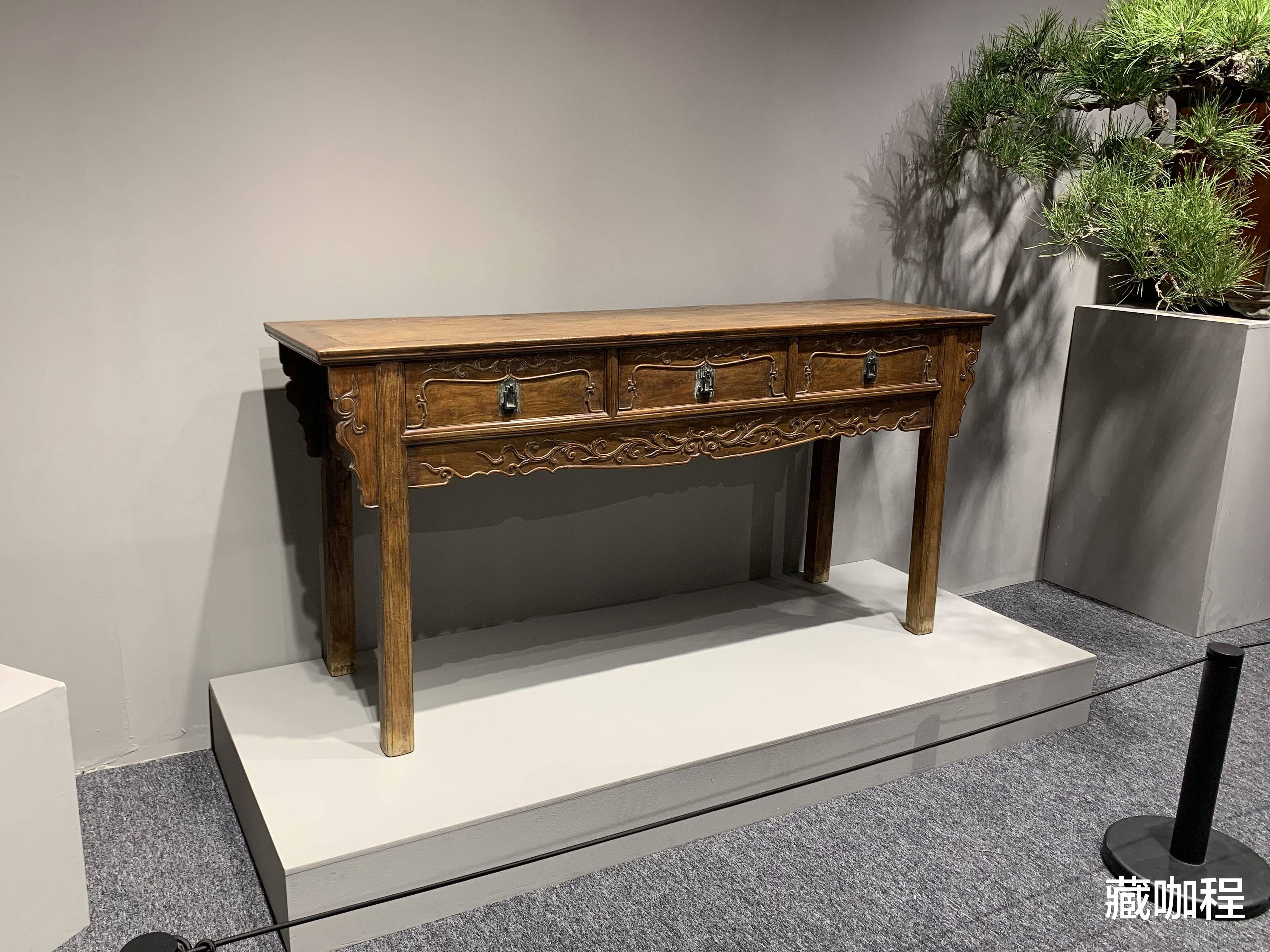 |无闷仓也不够宽,黄花梨闷户橱其实是抽屉桌