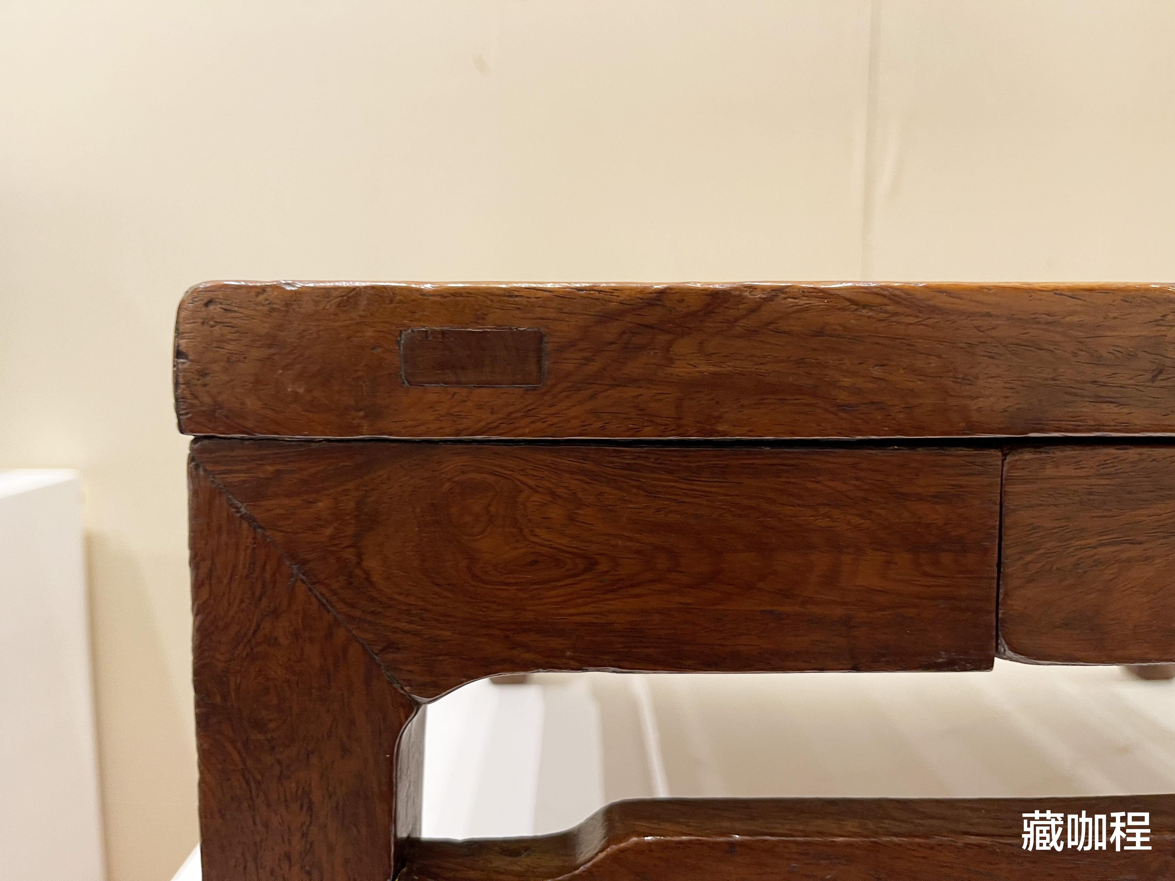 |炕几木纹叠加油线,老黄花梨绚丽叹为观止