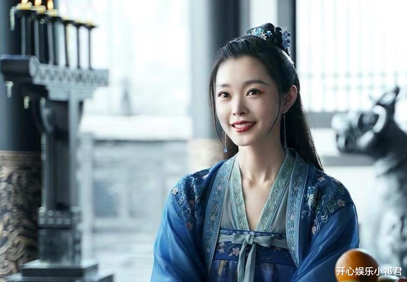 宋轶|宋轶无滤镜下的皮肤，眼睛泪沟太真实，治好了我的“容貌焦虑”