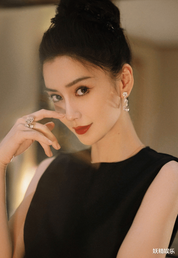 c位|baby看秀,稳坐C位!身材笔直坐2小时被嘲:太端着!引粉丝鸣不平