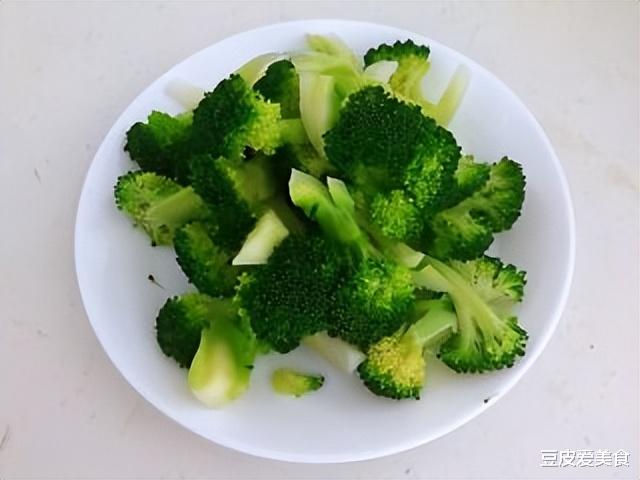 “肝脏”喜欢的5种菜，建议中老年人隔天吃，养护肝脏，身体强健