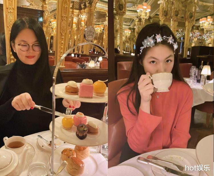 李湘|李湘母女过年不忘仪式感,餐厅像宫殿,无意炫富却全是金钱的味道