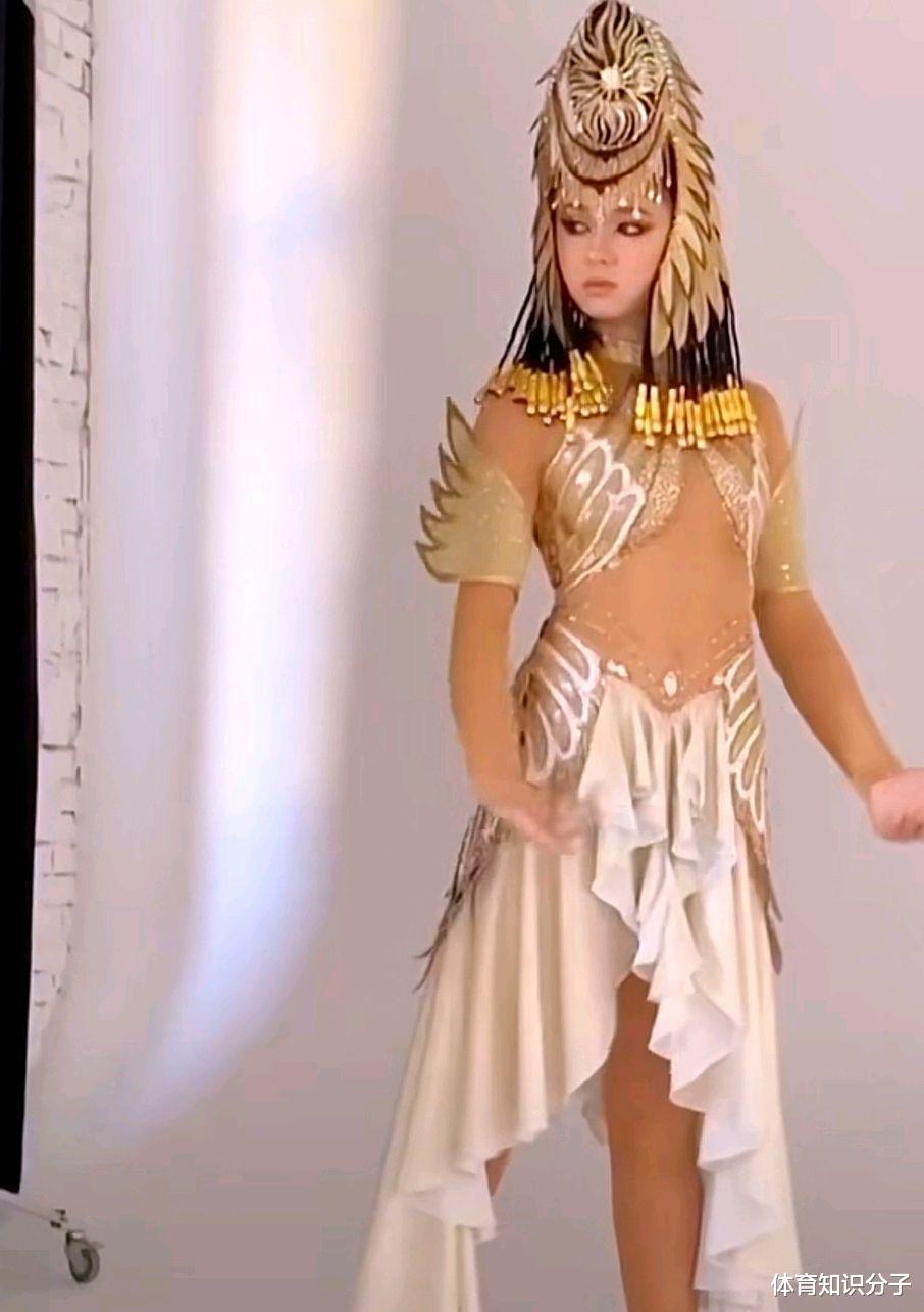 卡米拉·瓦利耶娃|埃及艳后！瓦利耶娃新造型被粉丝盛赞，网友：K宝眼神里有秘密
