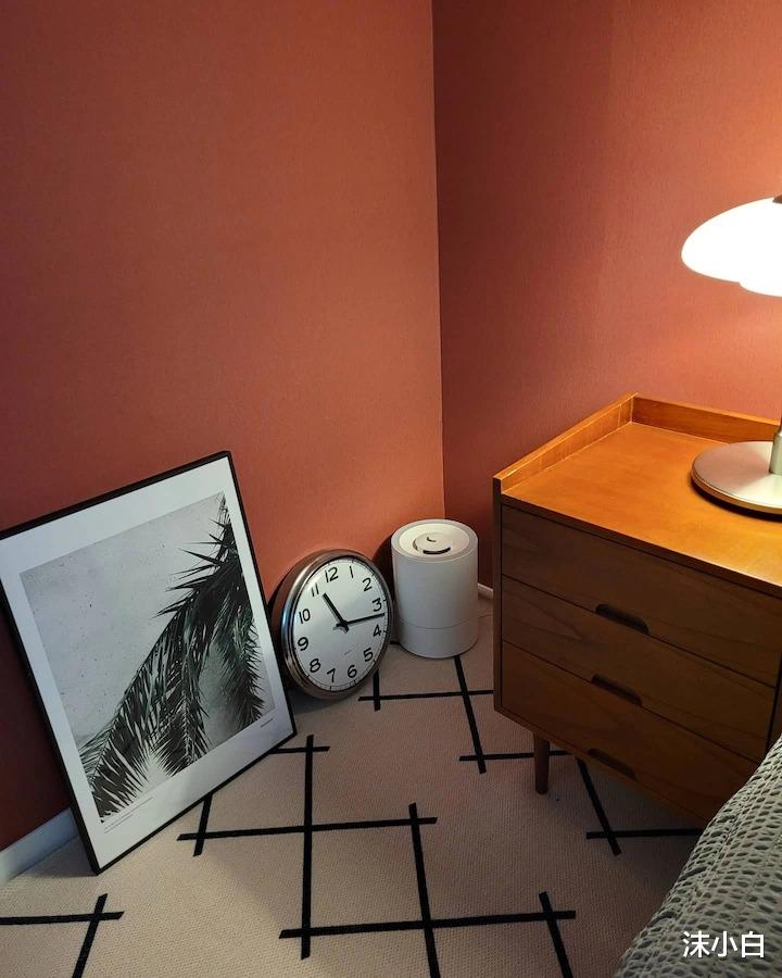 7年夫妻的99平新家,白色客厅、大红色卧室,捏了一把冷汗!