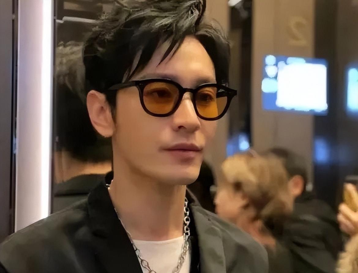 黄晓明|44岁的黄晓明，还在为身高“自卑”？