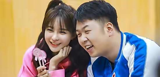 杜海涛|杜海涛沈梦辰晒照秀恩爱，两人夕阳下合影很浪漫，海涛身材成亮点