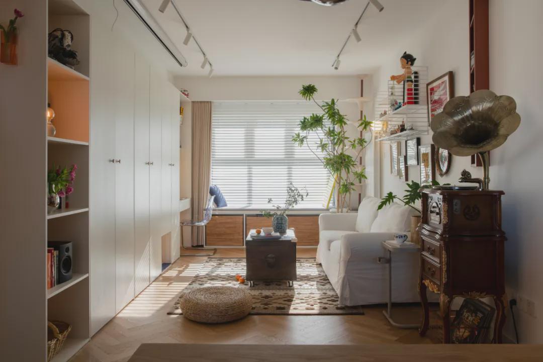 新婚夫妻89㎡混搭婚房,火烈鸟粉搭配大胆的橘黄,个性又充满活力