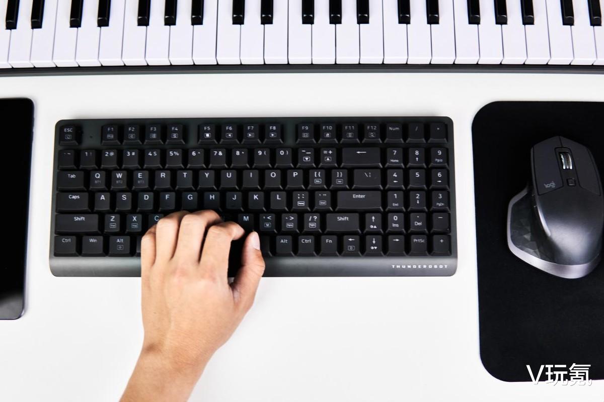 移动互联网|适合办公的机械键盘,超矮轴轻盈舒适,雷神KC3094体验爽快