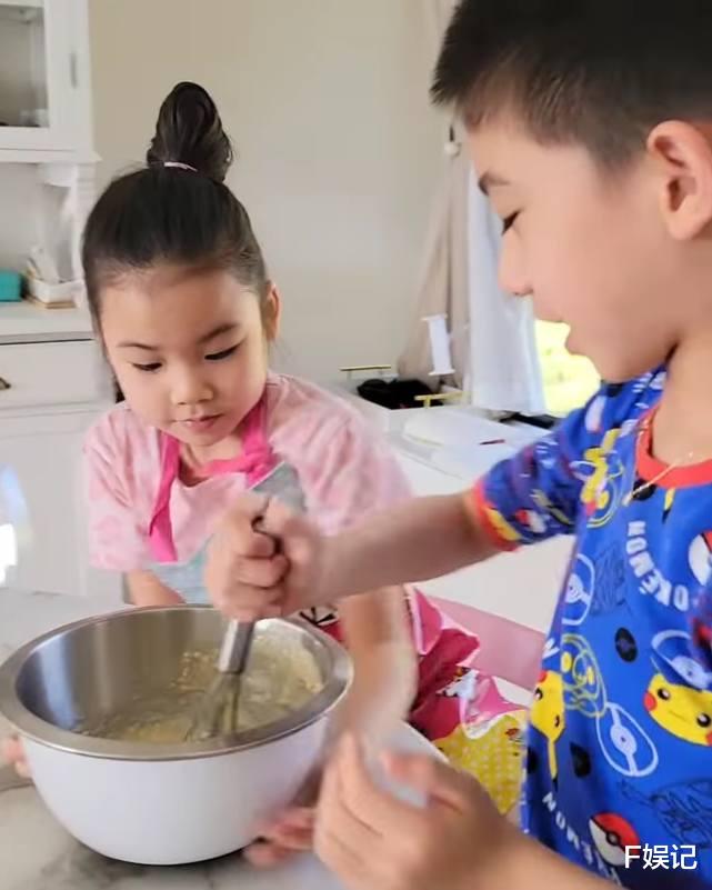 陈茵媺|陈豪一家人在家抗疫不无聊 陈茵媺和子女们一起制作面包和小蛋糕