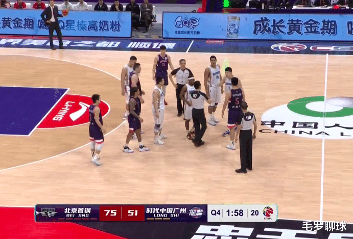 雷蒙|严惩北京队雷蒙,故意挑衅报复郭士强爱将,学翟晓川撒泼大闹CBA