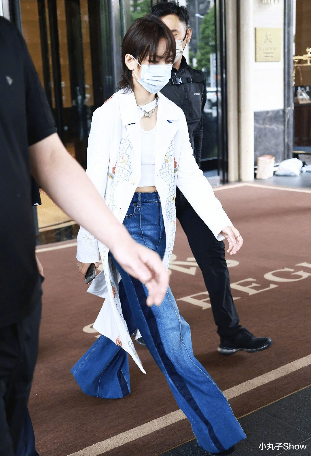 周笔畅|风格万年不变！周笔畅《声生不息》路透曝光，穿风衣还要露出蛮腰