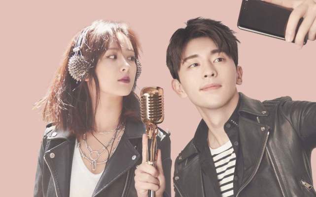 杨紫|杨紫和好兄弟邓伦拍广告大片，相比赵丽颖同款，这对拍摄深得人心