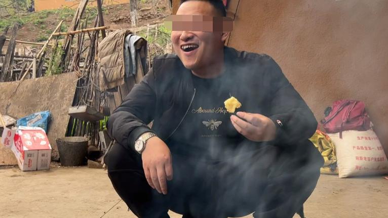 网红靠流浪狗博取眼球，给100元诱导拍摄，善心不能作为流量密码