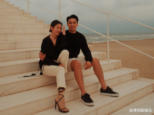 程晓玥|程晓玥官宣订婚消息,男友高大帅气颜值超郑恺,晒图秀恩爱