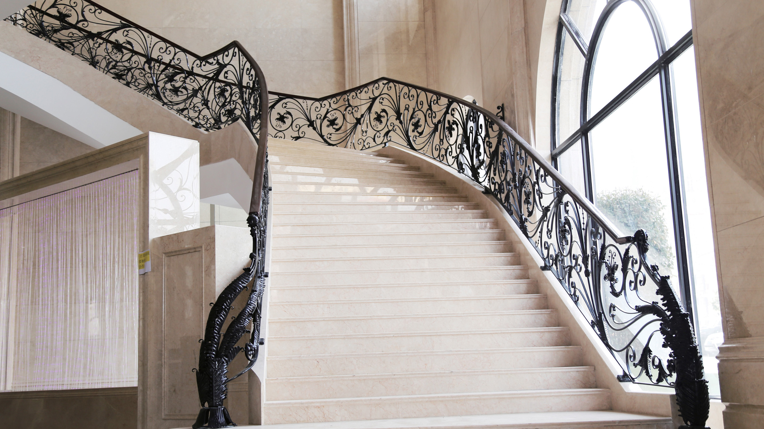 楼梯扶手什么材质好?看完你就懂了