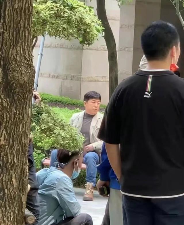 张艺兴|一天7个瓜!被造黄谣报案、确诊新冠、求婚成功,娱乐圈有喜有悲