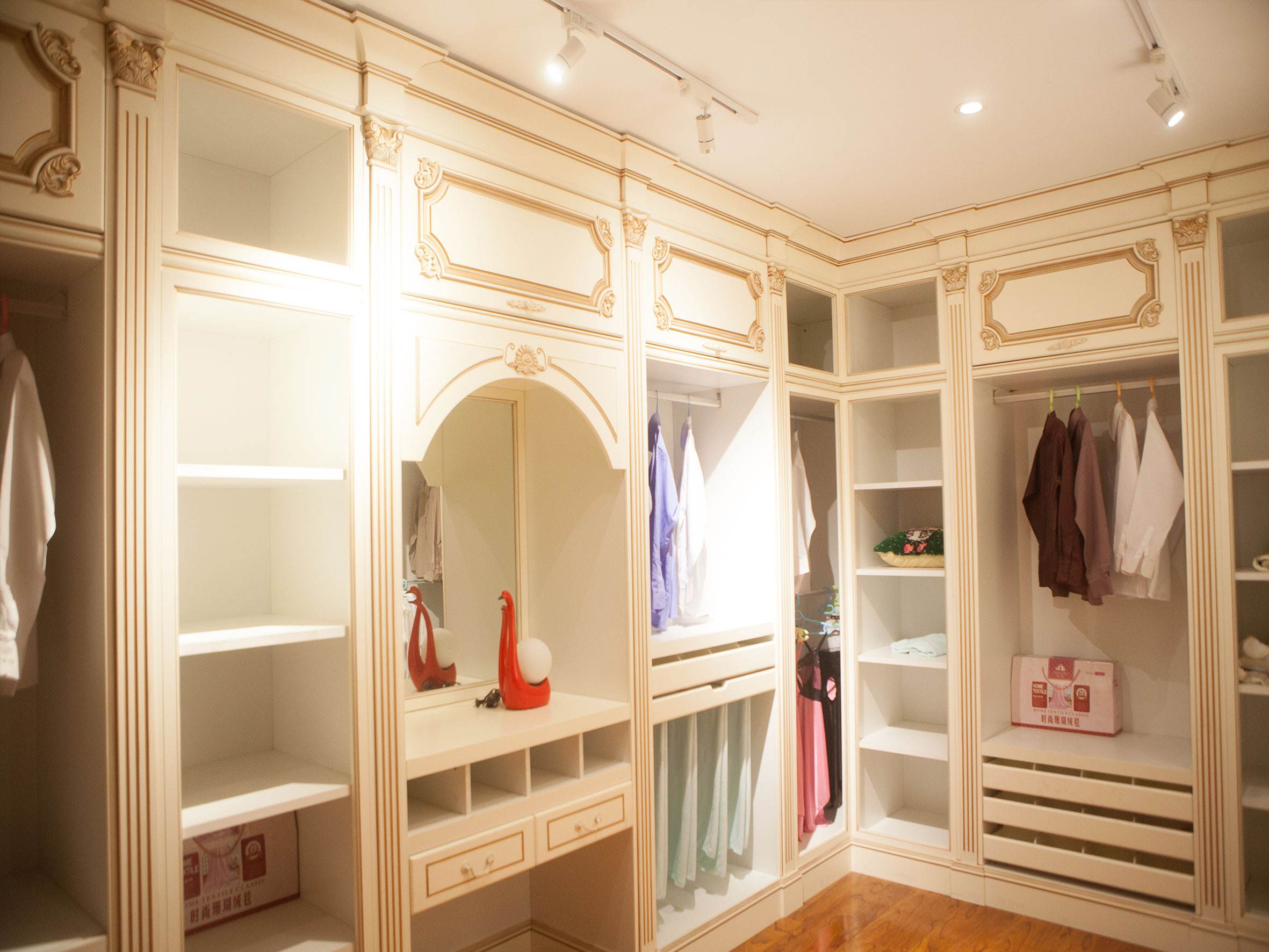 衣帽间要不要装门？