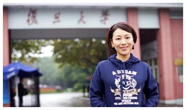 主持人劳春燕：一路奋斗到央视，与丈夫分居的苦乐年华