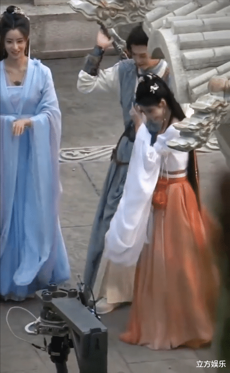 鞠婧祎|《仙剑4》路透，鞠婧祎发型千年不变，男女主服化道很廉价！