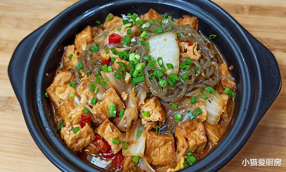 自从学会白菜和豆腐泡制作做法，一家人抢着吃，上桌连汁都不剩