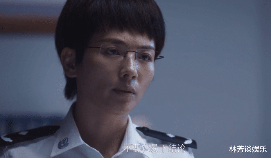 刘涛|全程抿嘴，一脸苦相？44岁刘涛出手，带来教科书式“皱眉神功”    ?